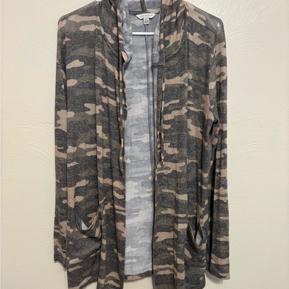 🔥 Lucky Brand Hooded Camo Cardigan – Size M